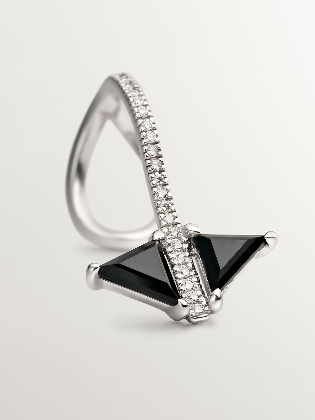 Lip cuff para labio de plata 925 con ónix negro y diamantes