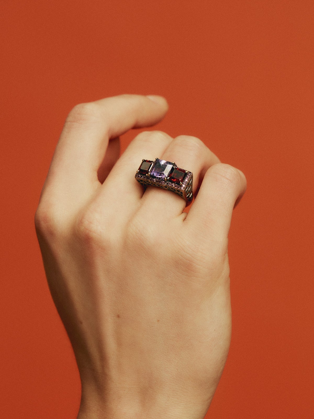 Anillo de plata 925 con amatista morada, granates y rodolitas moradas