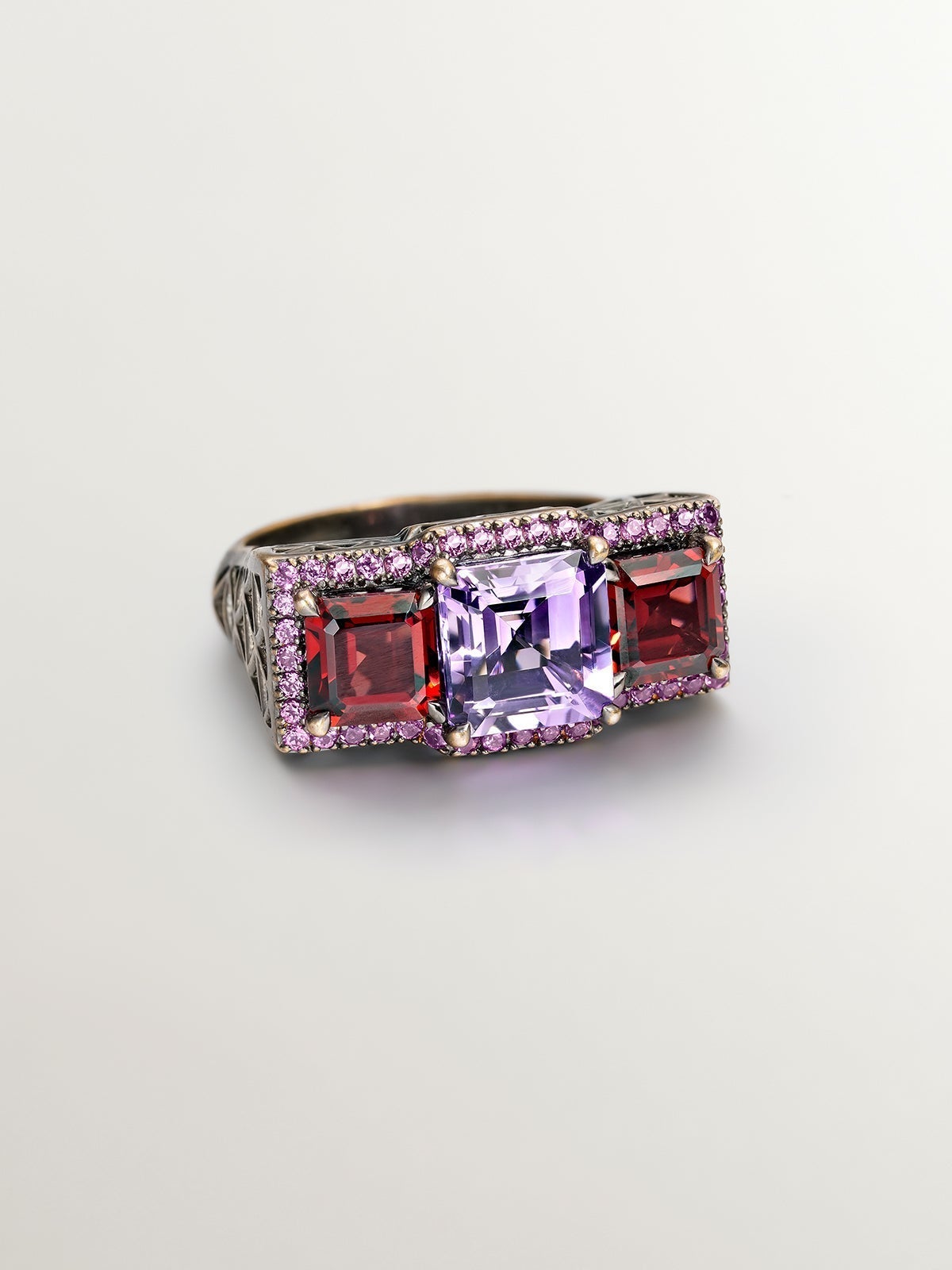 Anillo de plata 925 con amatista morada, granates y rodolitas moradas