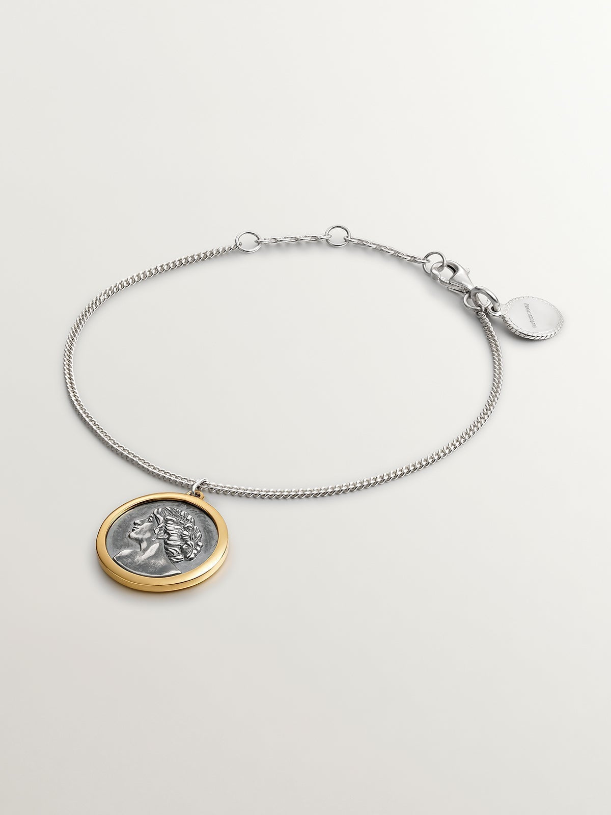 Pulsera de plata 925 bañada en oro amarillo de 18K con efecto envejecido y medalla grabada