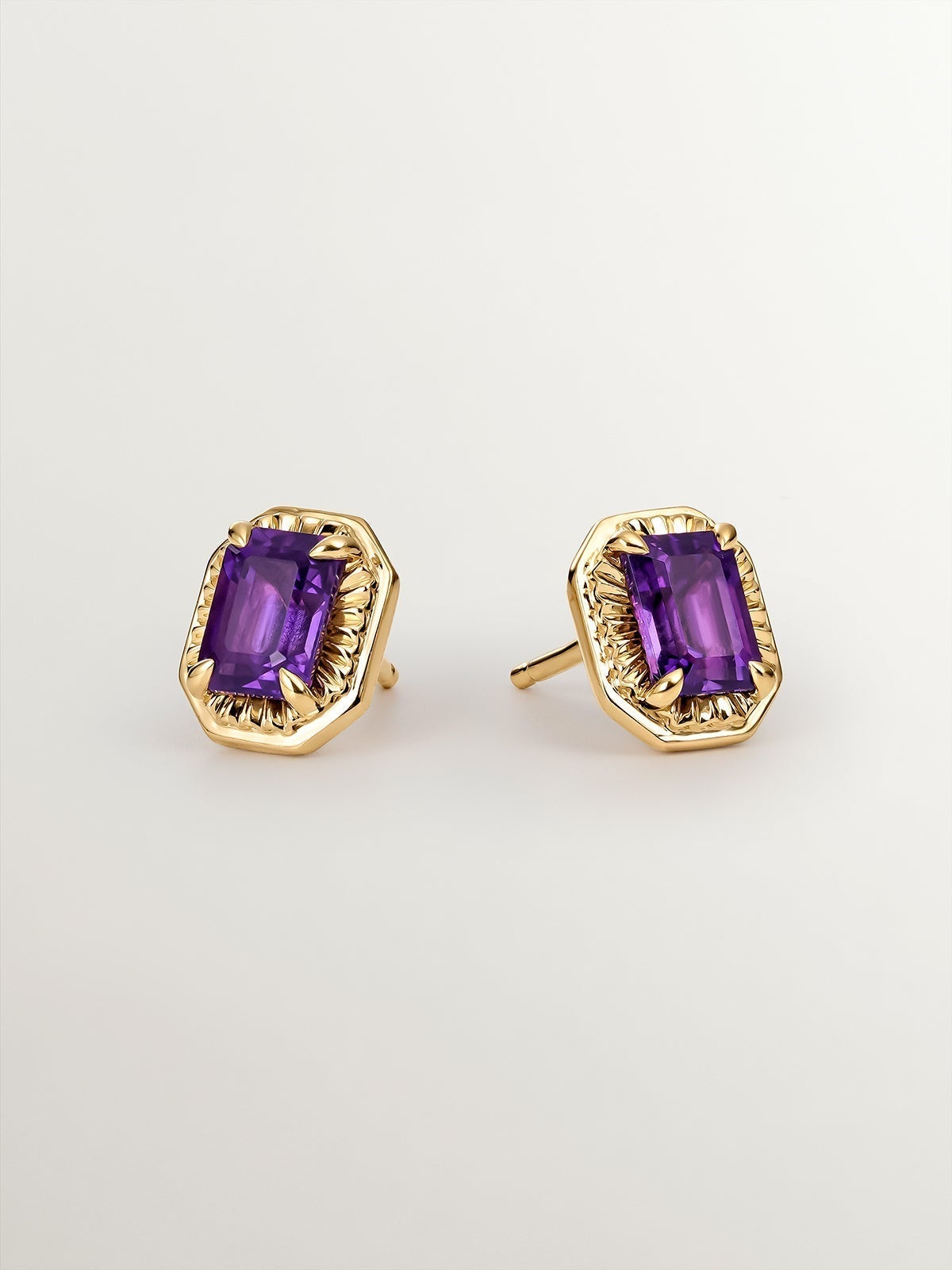 Pendientes de plata 925 bañada en oro amarillo de 18K con amatista morada