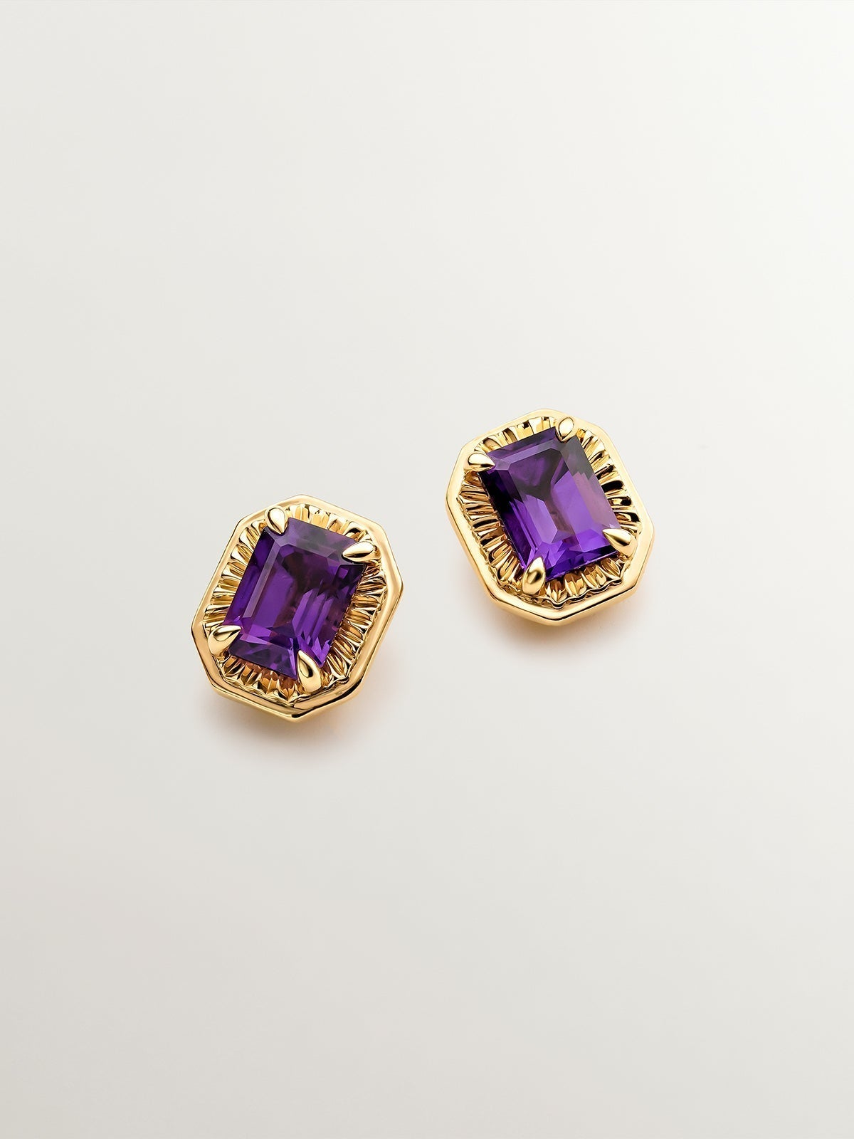 Pendientes de plata 925 bañada en oro amarillo de 18K con amatista morada