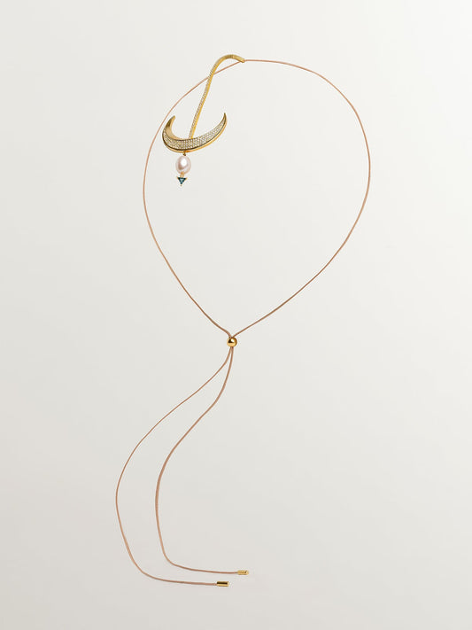 Headpiece de plata 925 bañada en oro amarillo de 9K con zafiros blancos, topacio azul london y perla