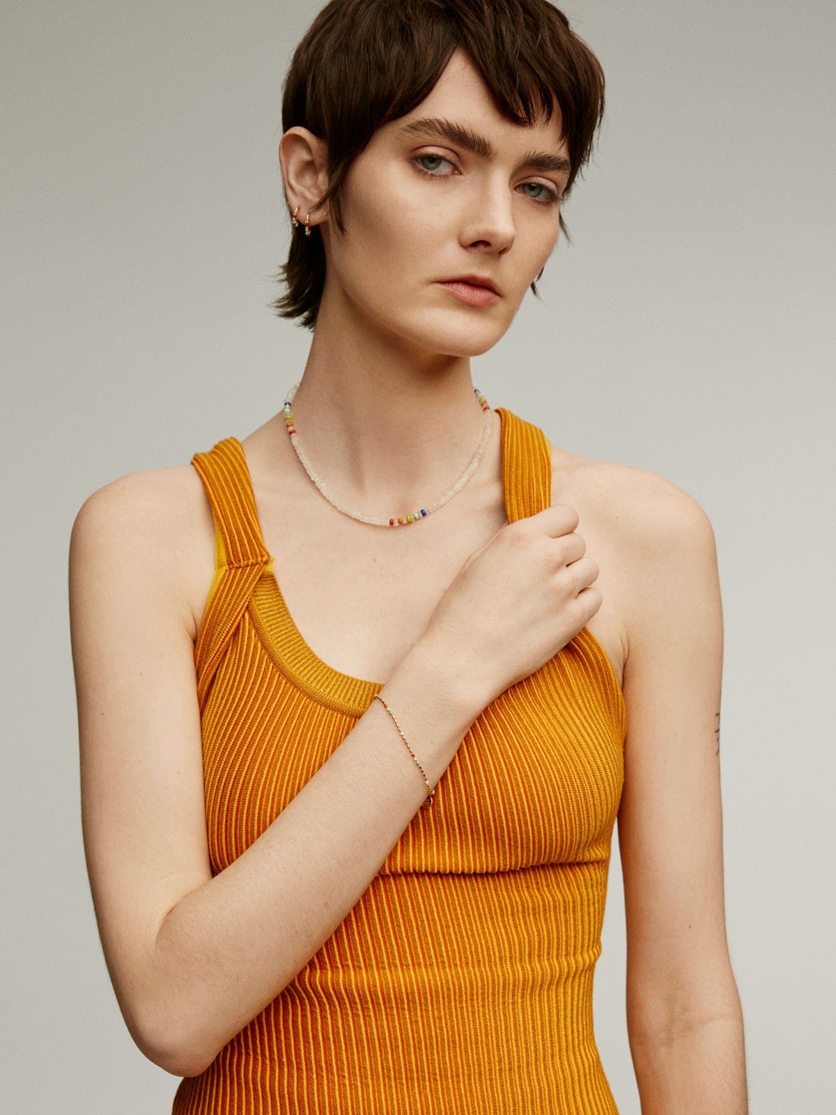 Collar de plata 925 bañada en oro amarillo de 18K con bolitas de piedra luna