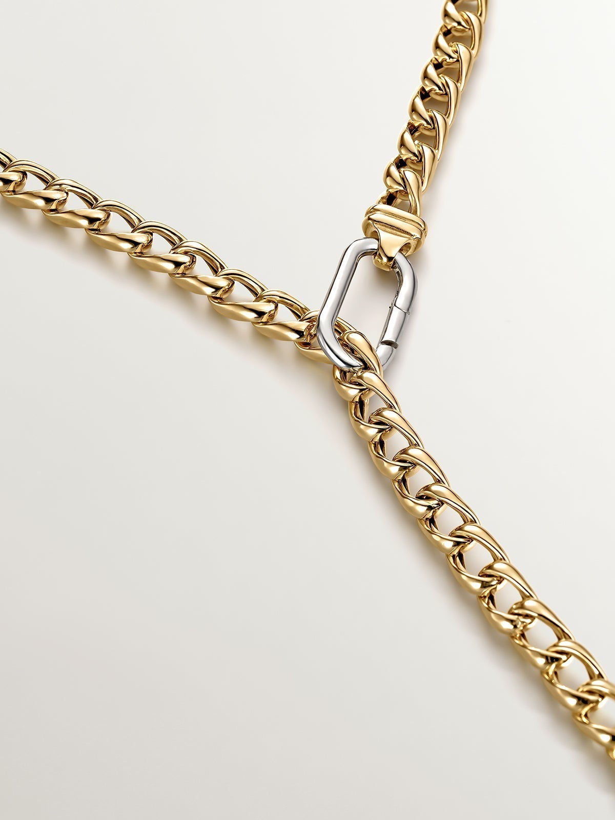 Cadena de eslabones barbados de plata 925 bañada en oro amarillo de 18K