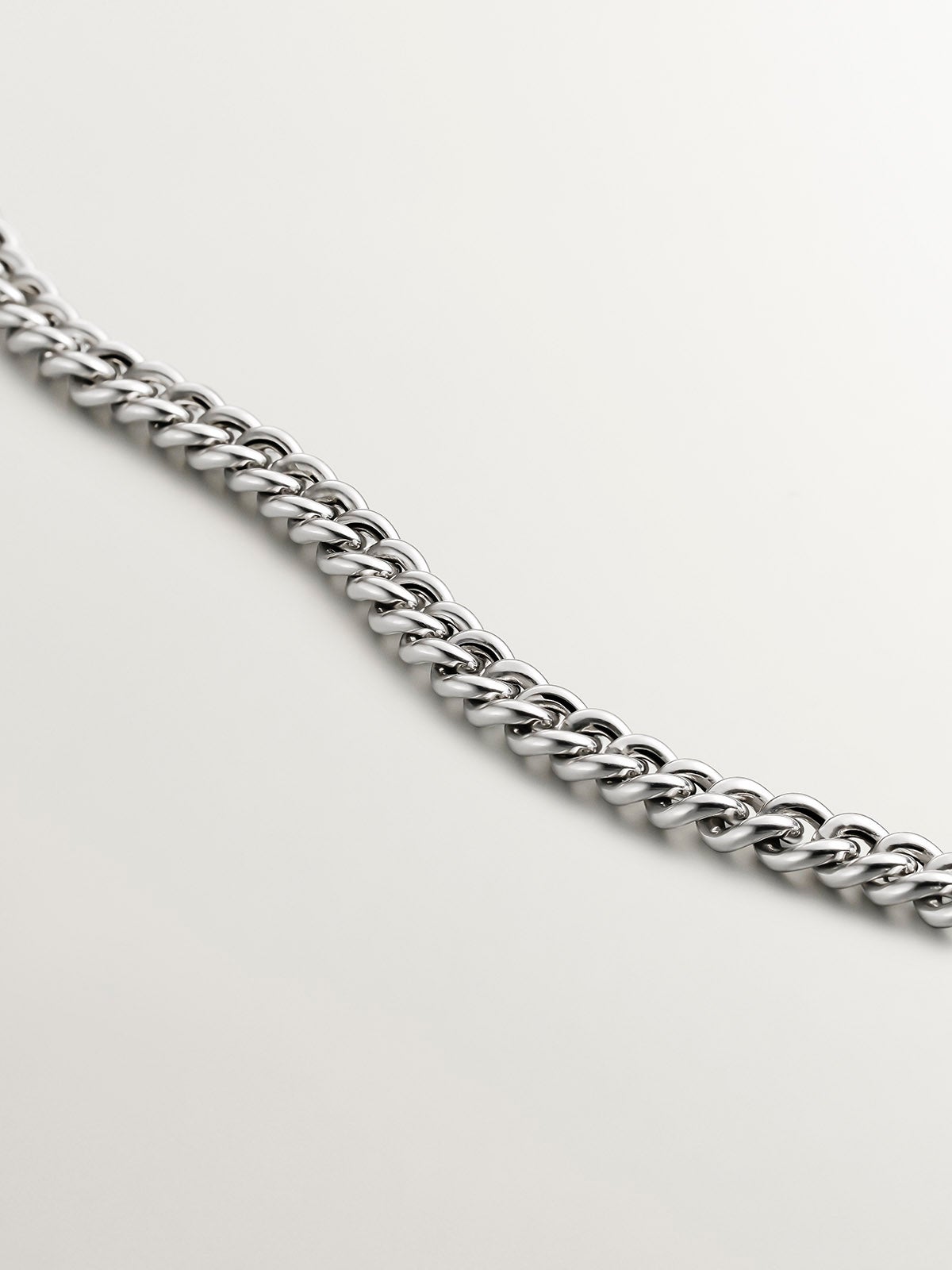 Cadena de eslabones barbados de plata 925