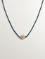 Collar de hilo y oro amarillo de 18K con diamantes