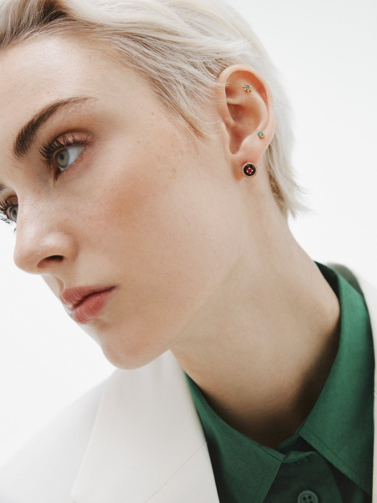 Pendientes de plata 925 bañada en oro rosa de 18K con diamantes, rodolitas rosas y esmalte negro