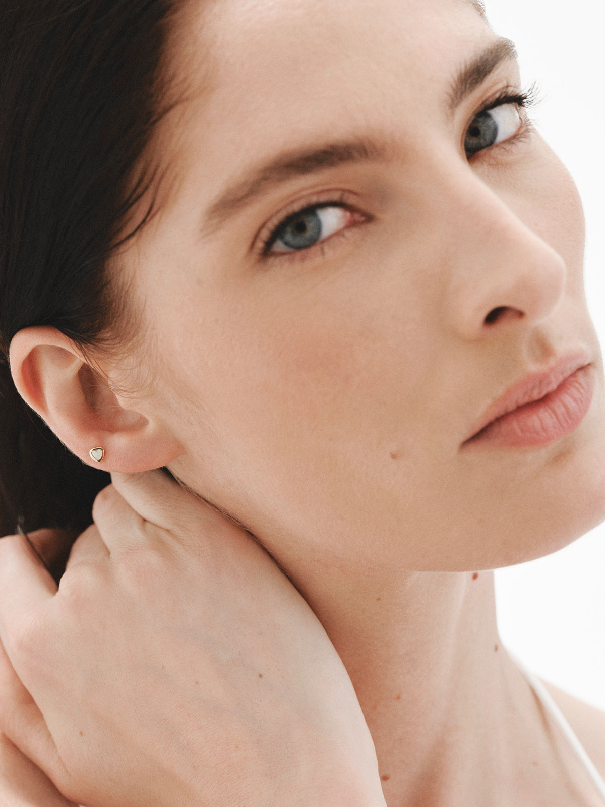 Piercing individual de oro amarillo de 18K con ópalo turquesa