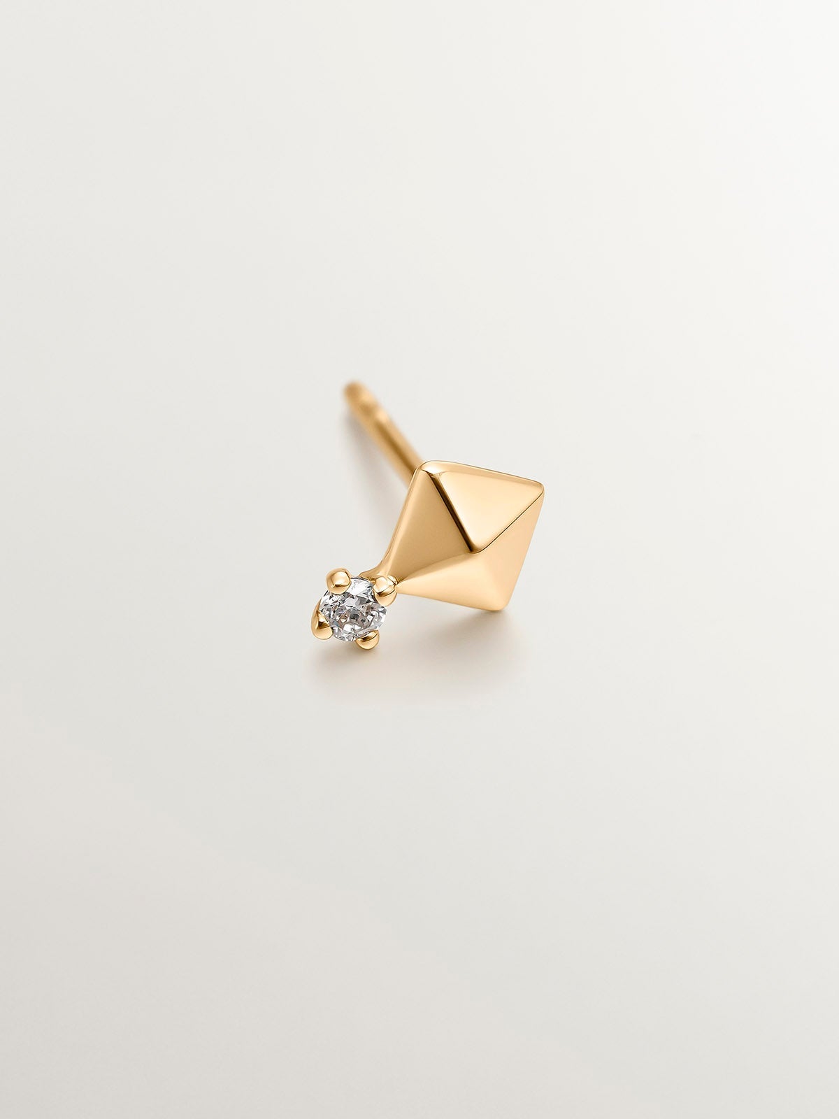 Pendiente individual de oro amarillo de 18K con diamante