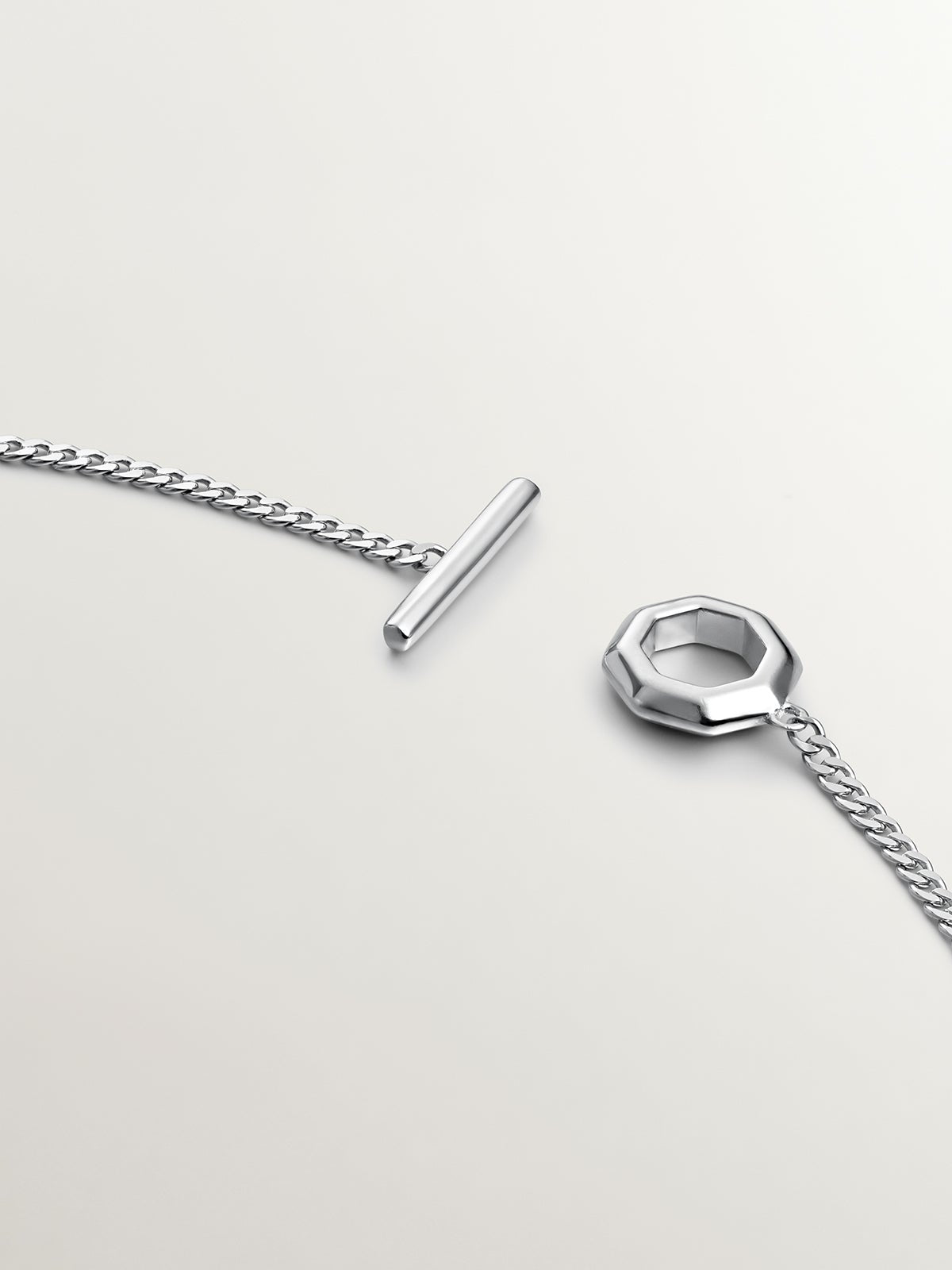 Collar de plata 925 de eslabones rolo con cierre frontal geométrico