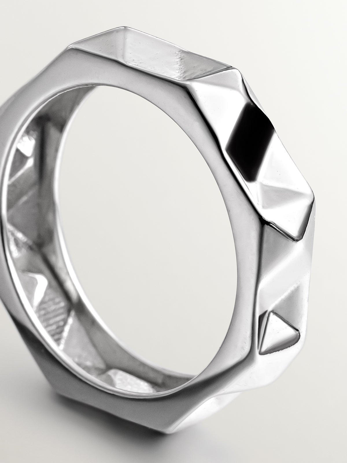 Anillo de plata 925 con acabado geométrico