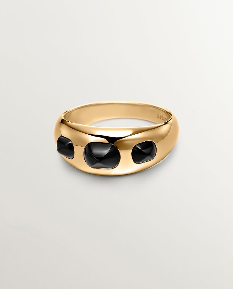 Anillo de plata 925 bañada en oro amarillo de 18K con ónix negro