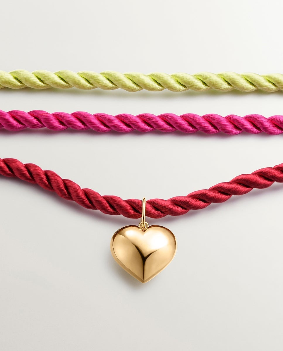 Collar corazón en plata bañada con cordón