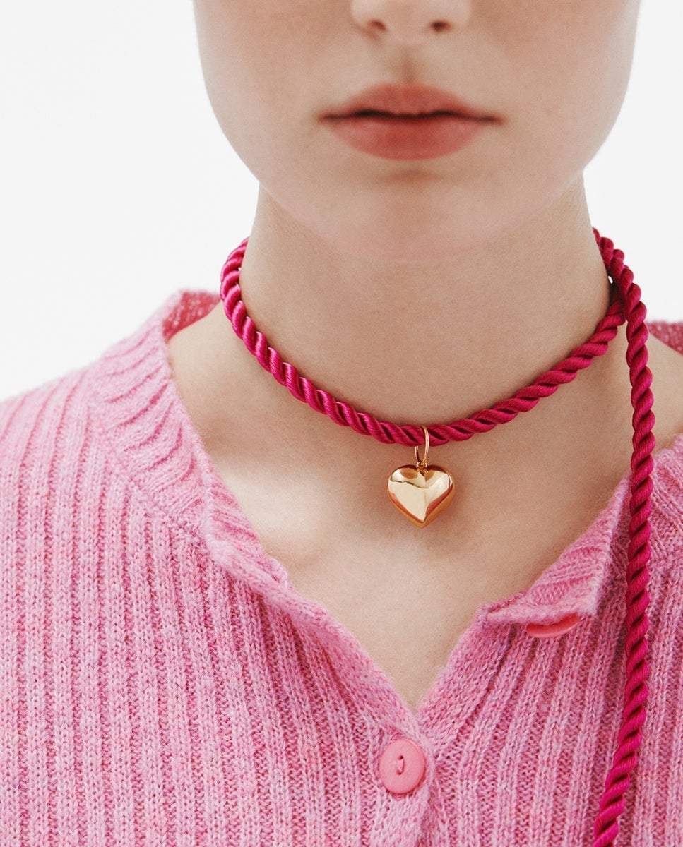 Collar corazón en plata bañada con cordón