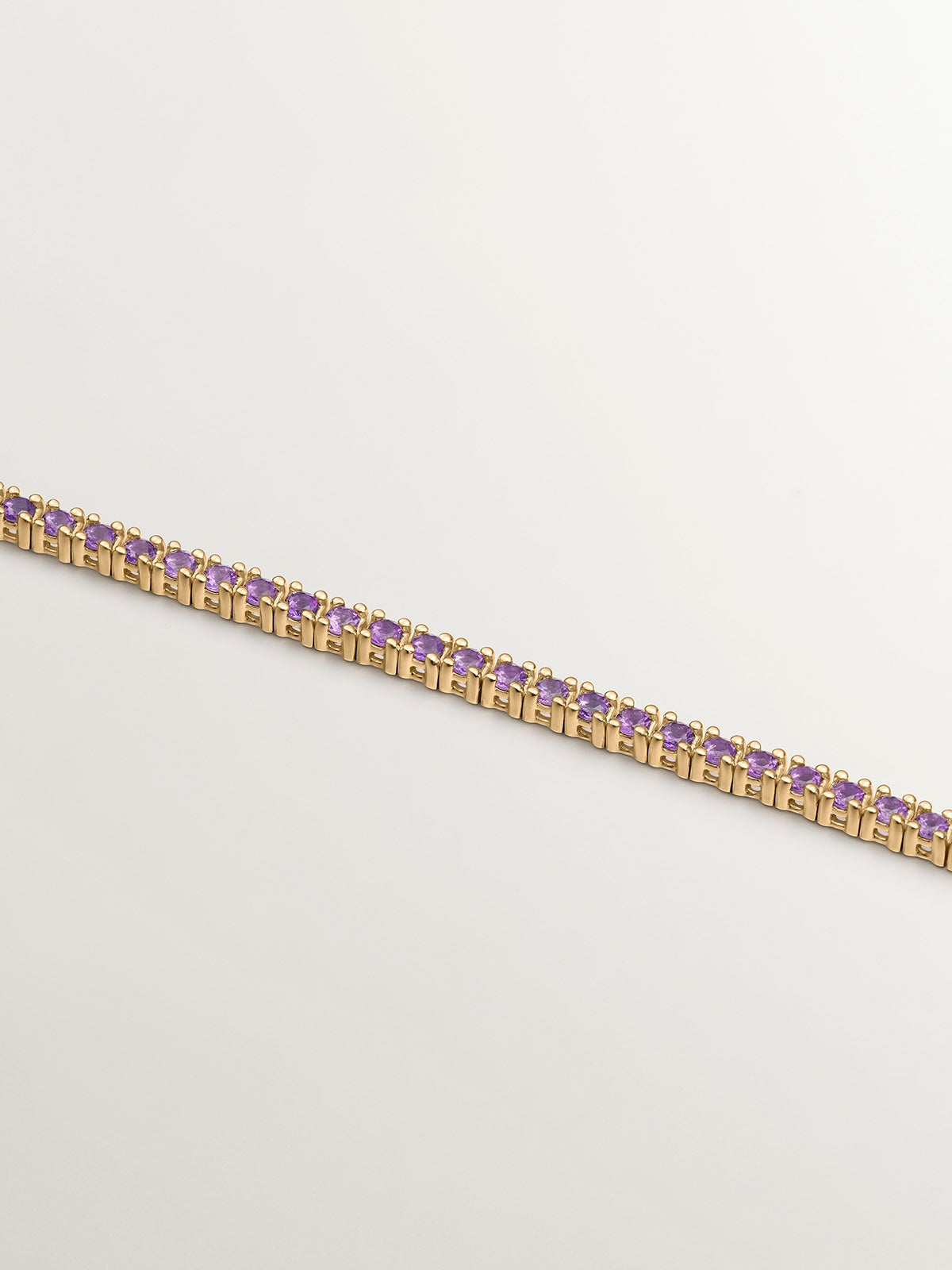 Pulsera de plata 925 bañada en oro amarillo de 18K con amatistas moradas