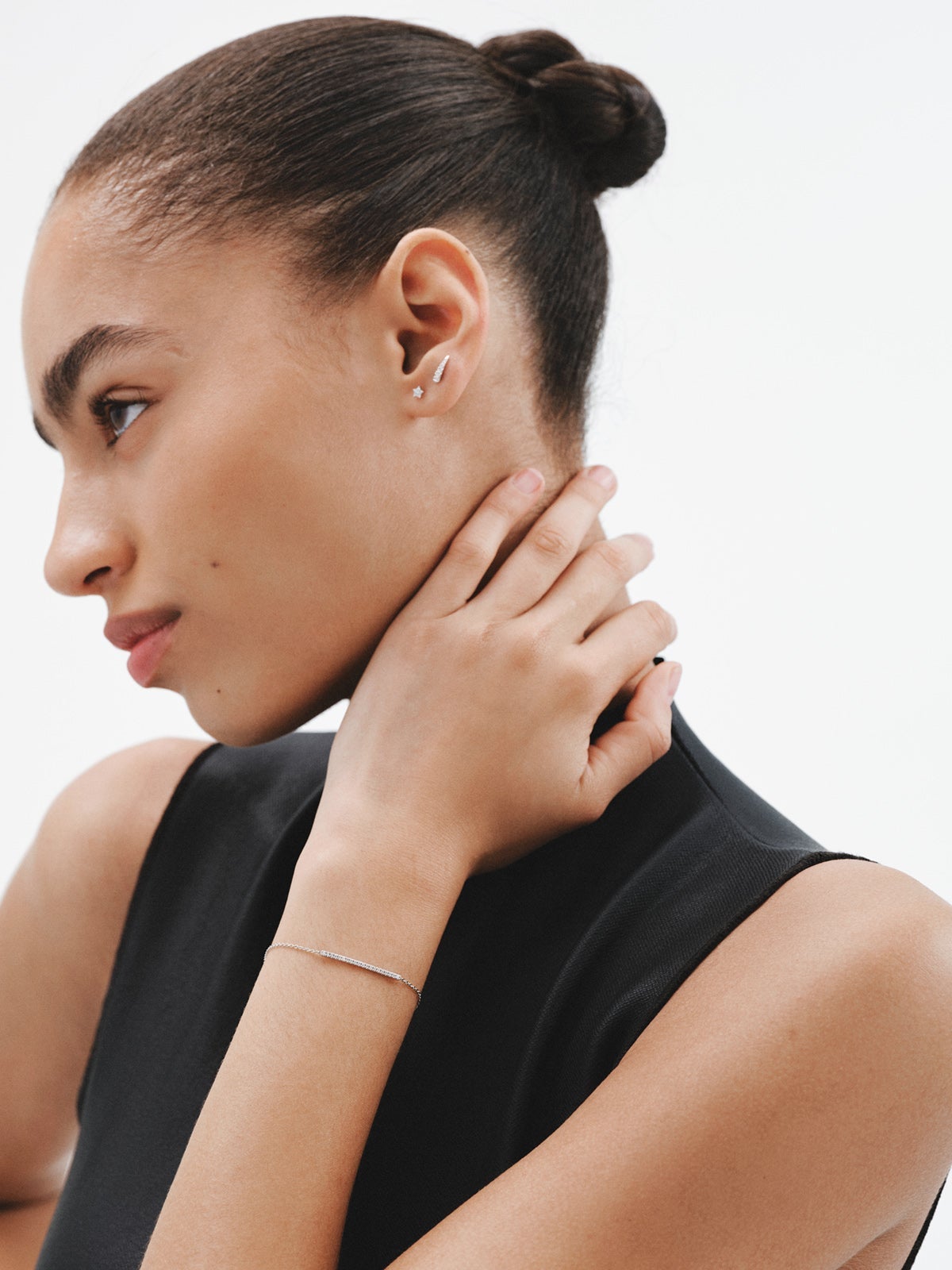 Pulsera de oro blanco de 18K con diamantes en talla brillante