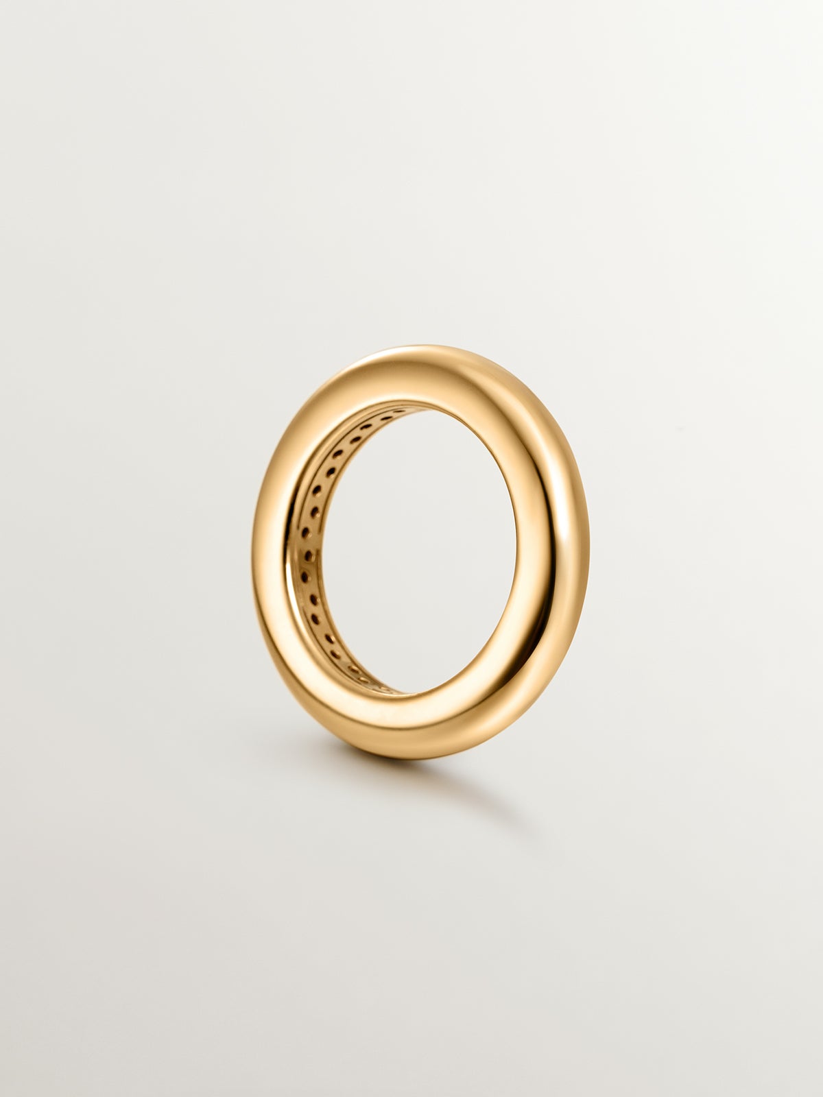 Anillo grueso de plata 925 bañada en oro amarillo de 18K