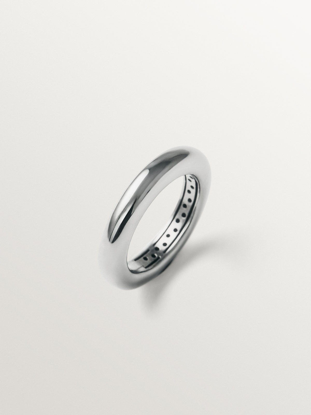 Anillo grueso de plata 925 con acabado gunmetal