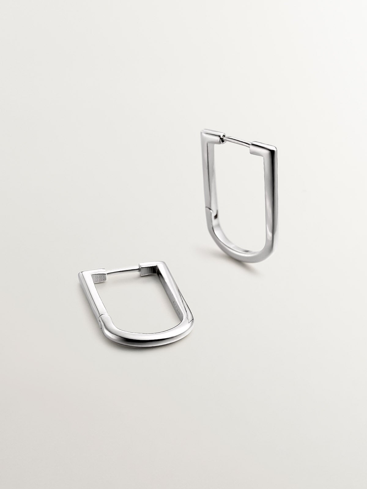 Pendientes de aro semi rectangular de plata 925