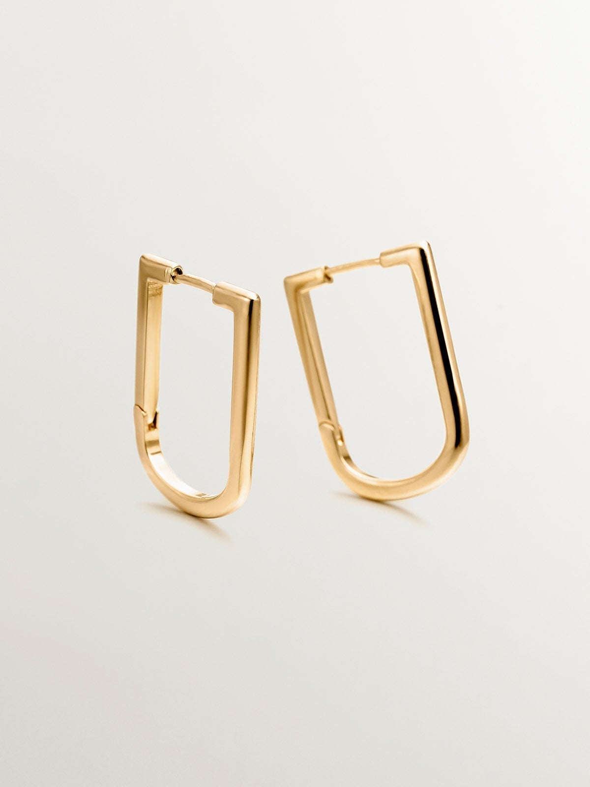 Pendientes de aro semi rectangular de plata 925 bañada en oro amarillo de 18K