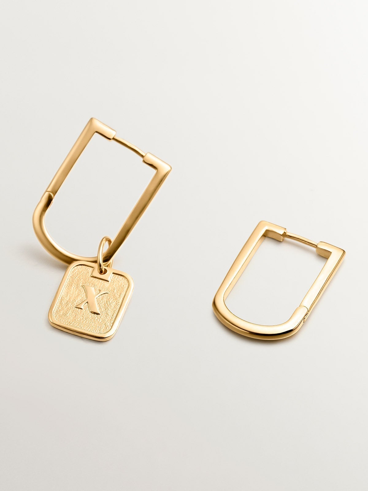 Pendientes de aro semi rectangular de plata 925 bañada en oro amarillo de 18K