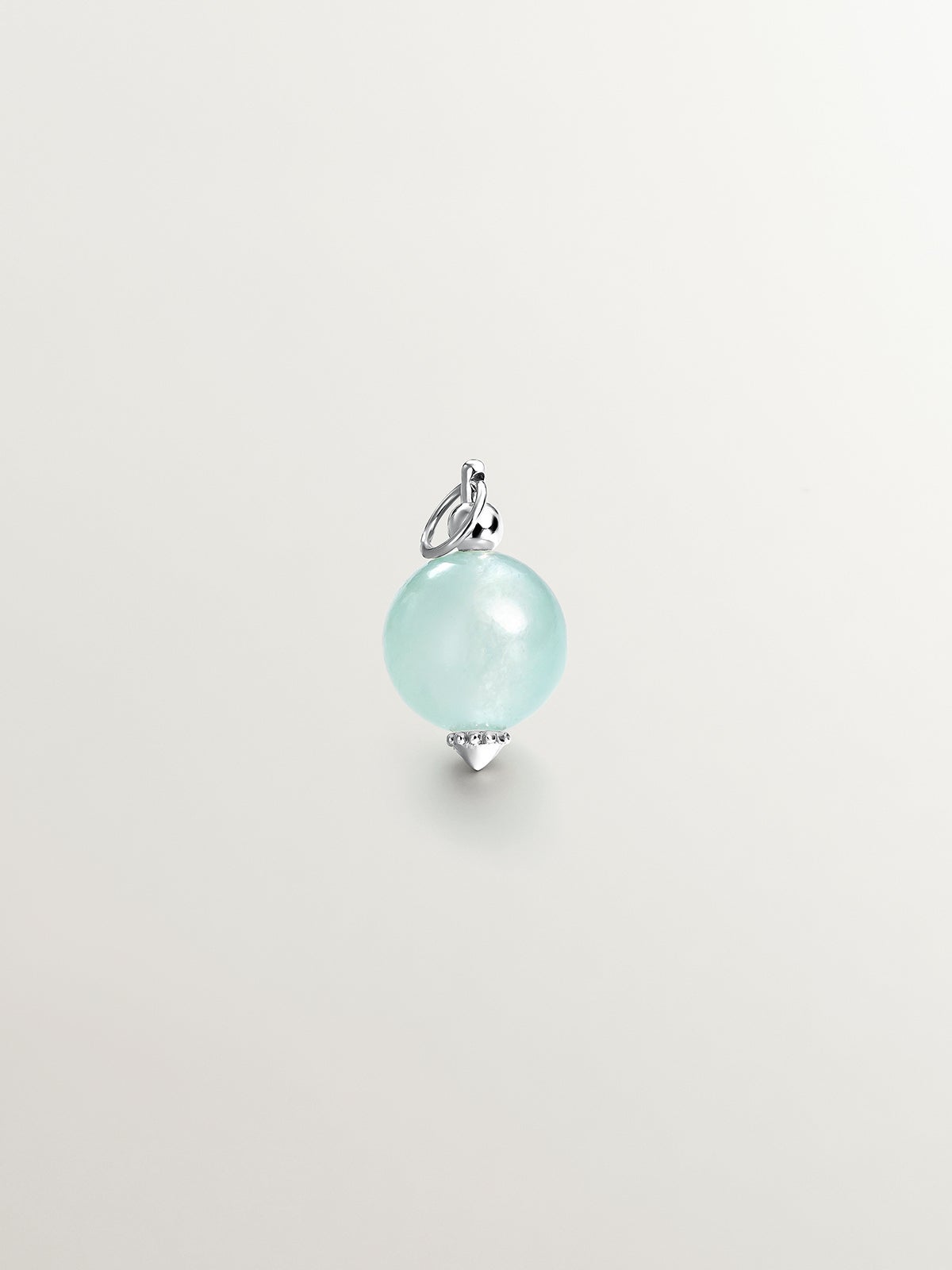 Charm de jade azul con aro de plata 925