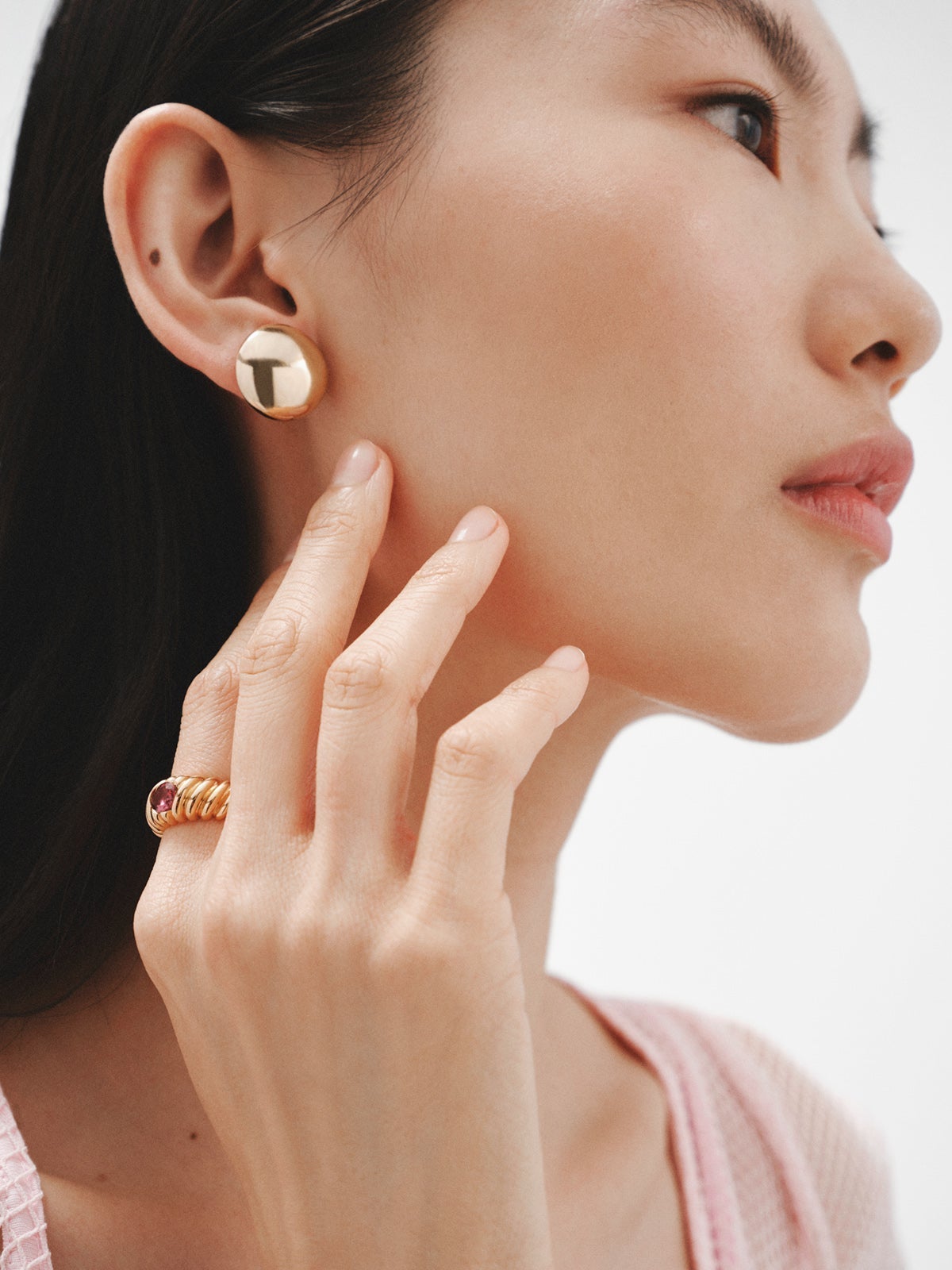 Anillo gallonado de plata 925 bañada en oro amarillo de 18K con rodolita rosa