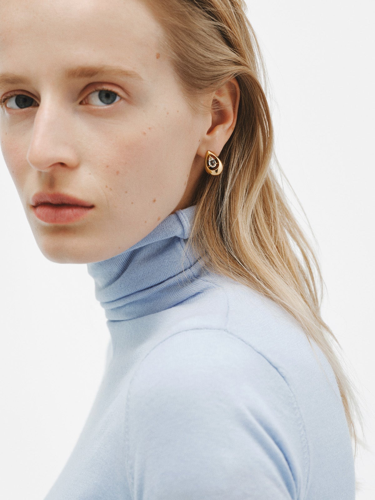 Pendientes de plata 925 bañada en oro amarillo de 18K con topacios blancos