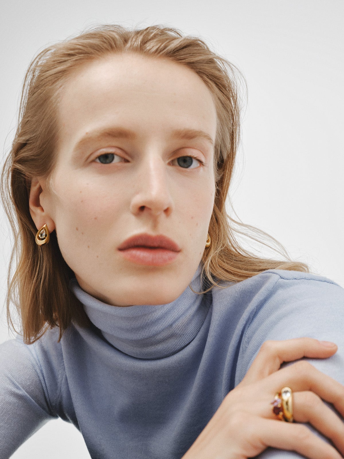 Pendientes de plata 925 bañada en oro amarillo de 18K con topacios blancos