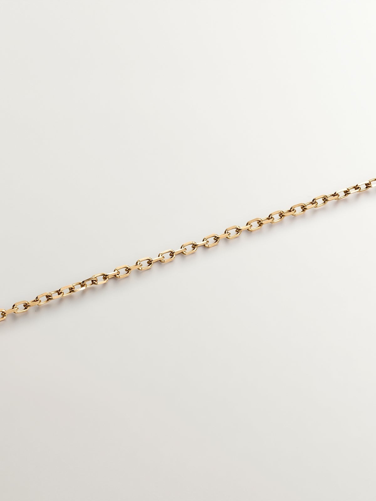 Colgante de oro blanco y amarillo de 18K con diamantes en talla brillante