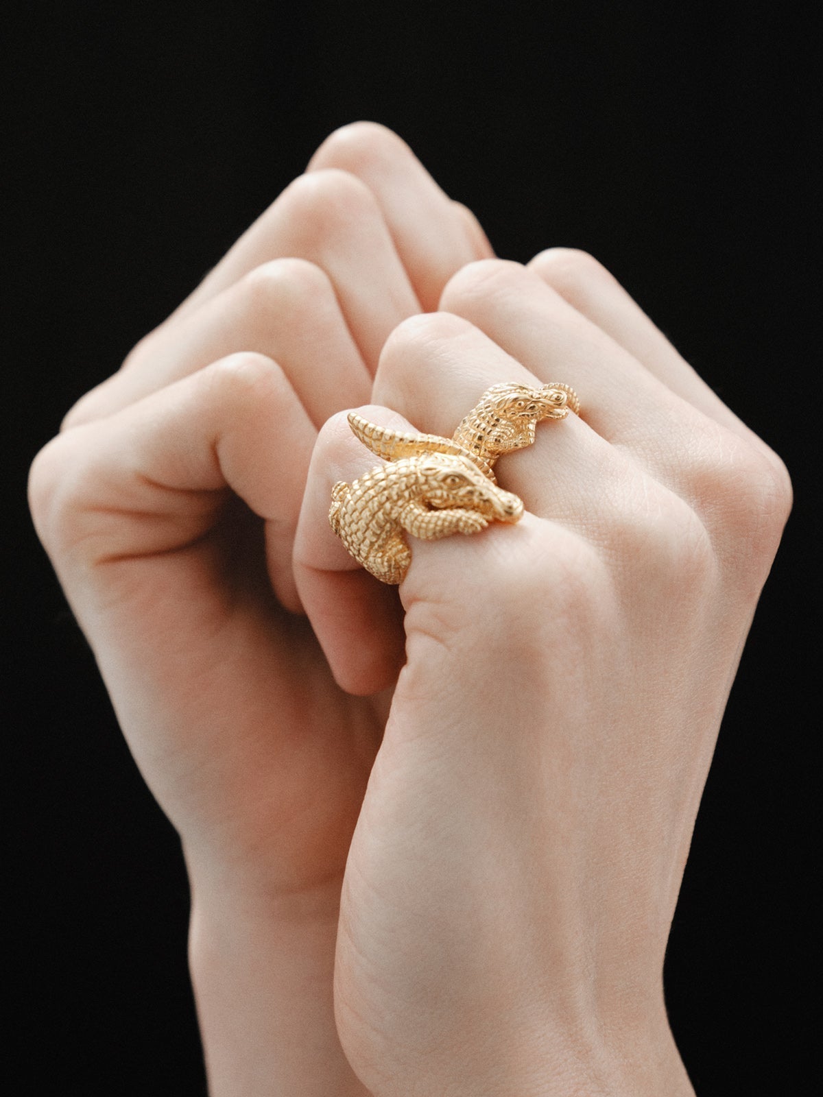 Anillo de plata 925 bañada en oro amarillo de 18K con forma de cocodrilo