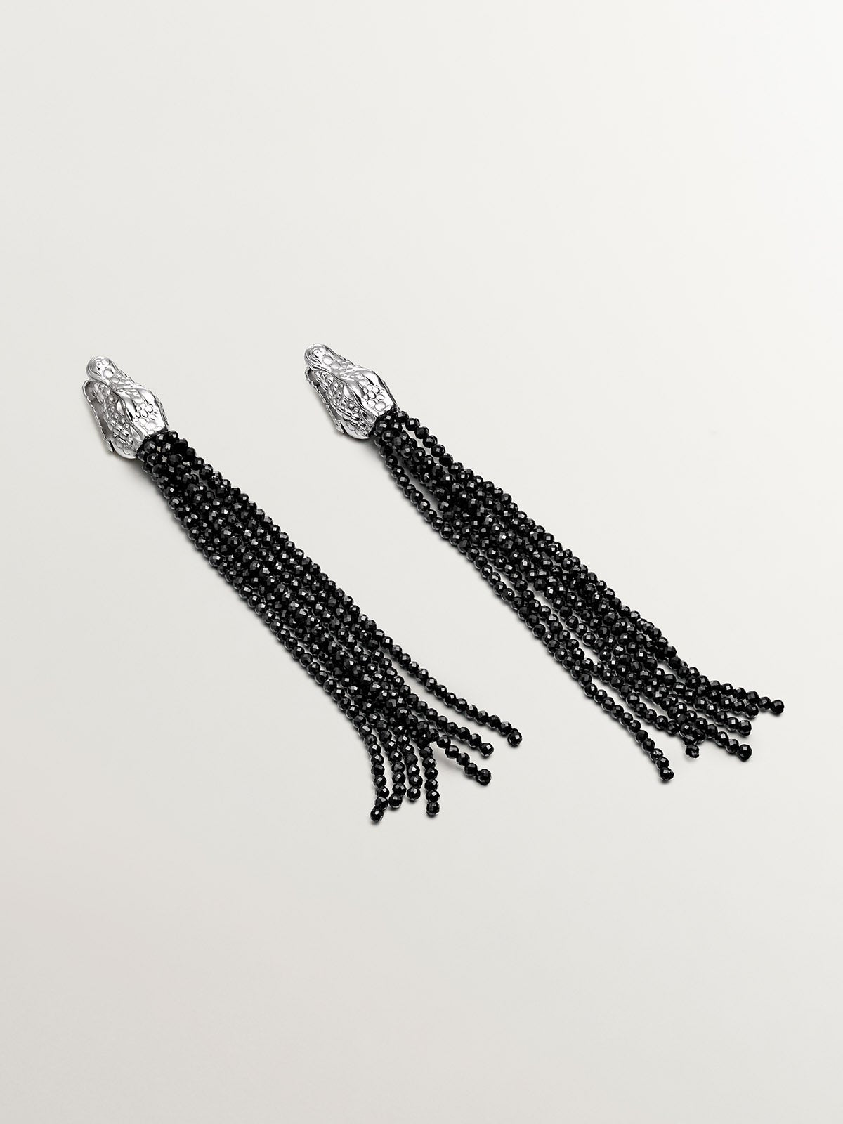 Pendientes largos de plata 925 con forma de cocodrilo y espinelas negras