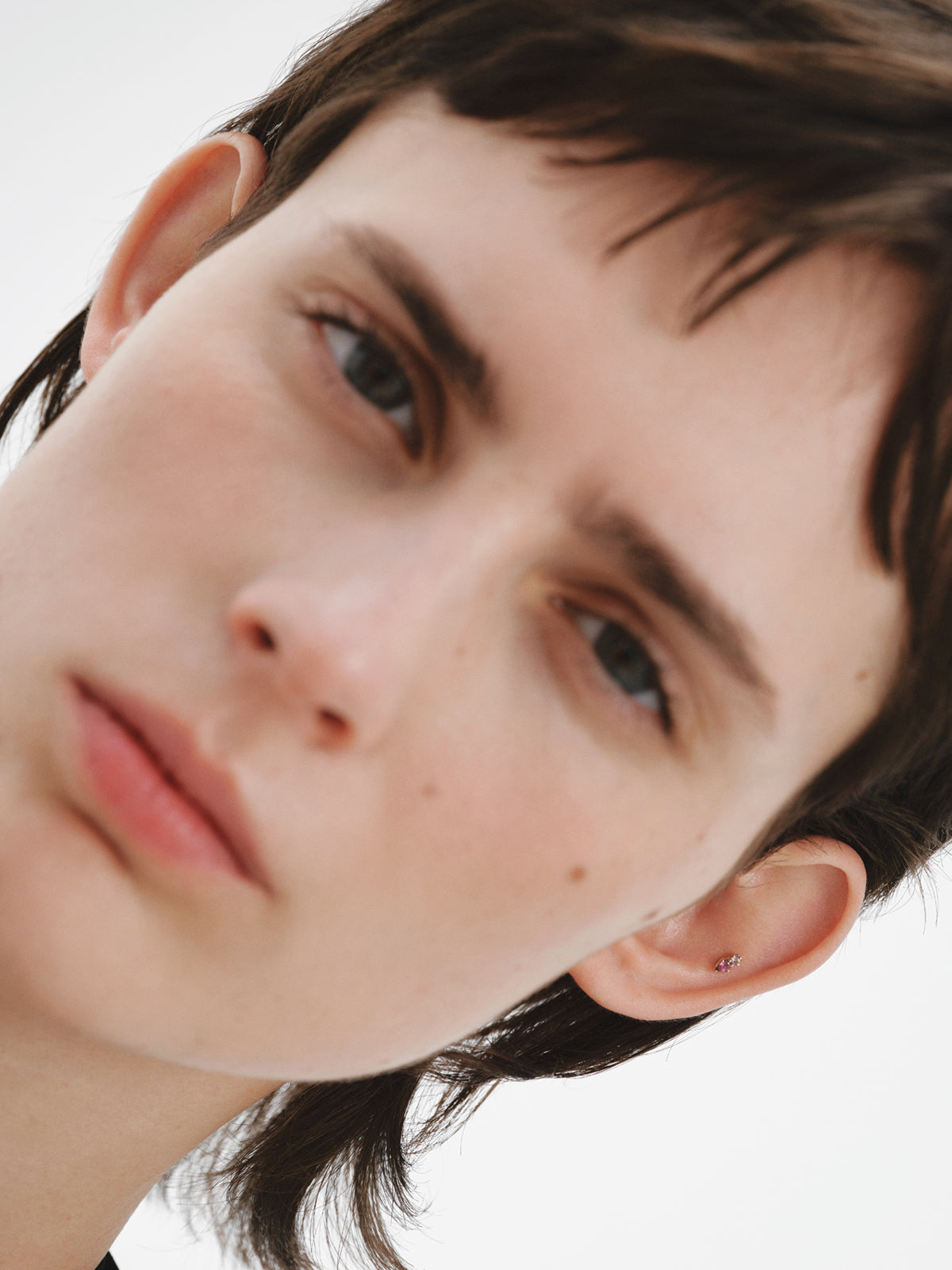 18K yellow gold piercing with pear-cut rhodolite and brilliant-cut amethyst