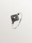 Anillo de oro blanco de 9K con forma de rombo y diamantes