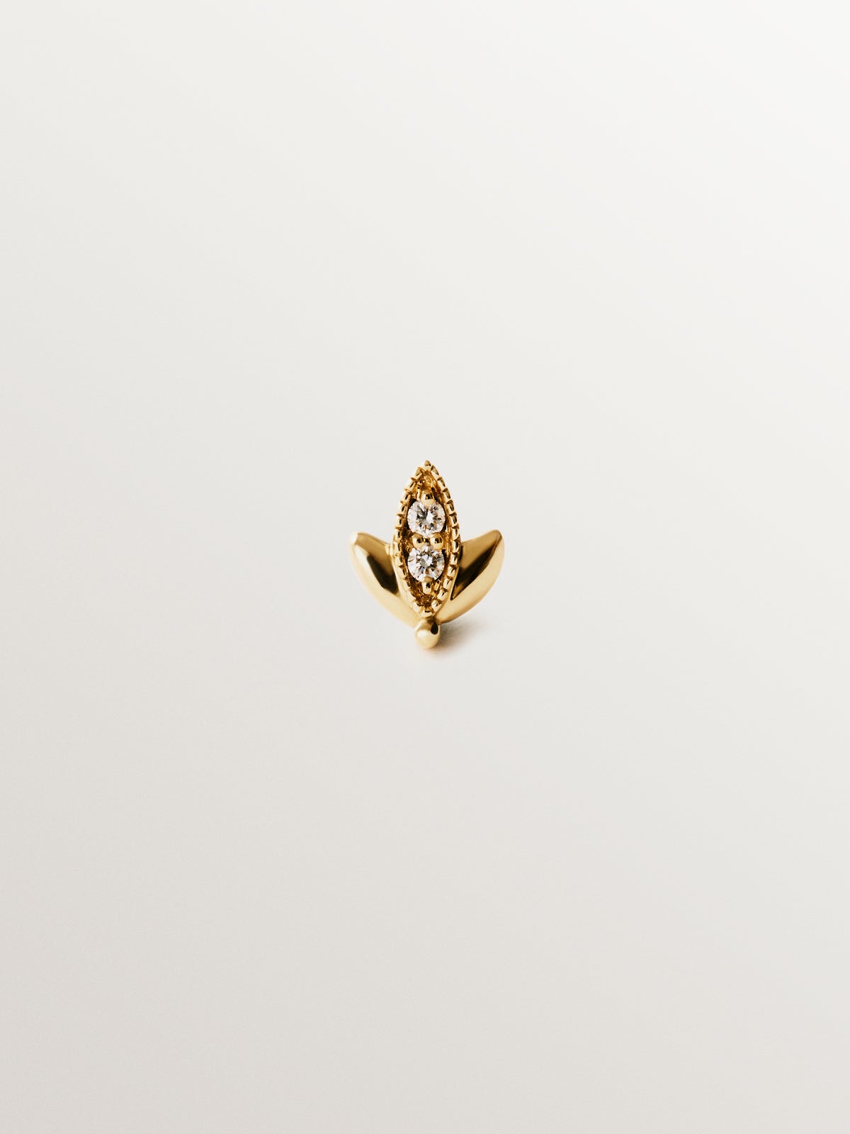 Piercing de oro amarillo de 18K con diamantes en talla brillante