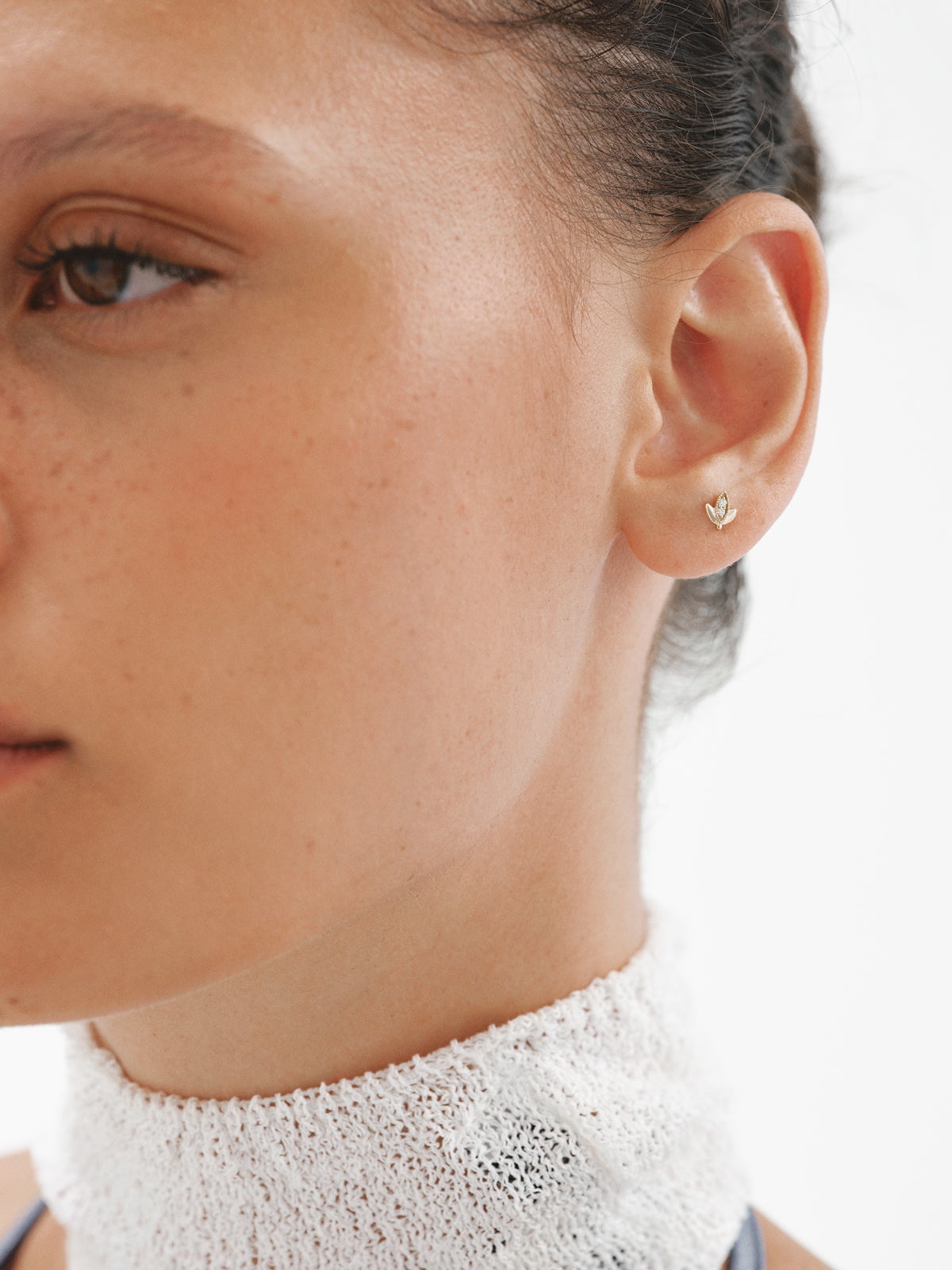 Piercing de oro amarillo de 18K con diamantes en talla brillante