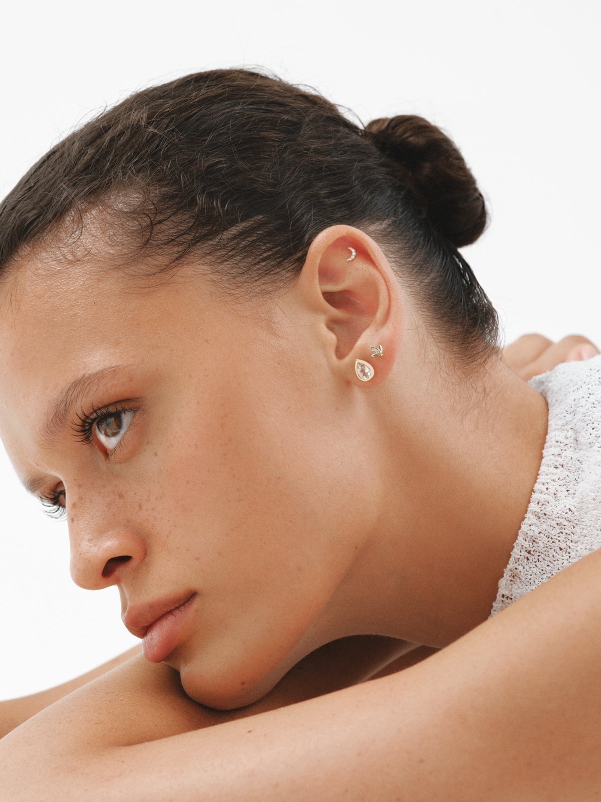 Piercing de oro amarillo de 18K con diamantes en talla brillante