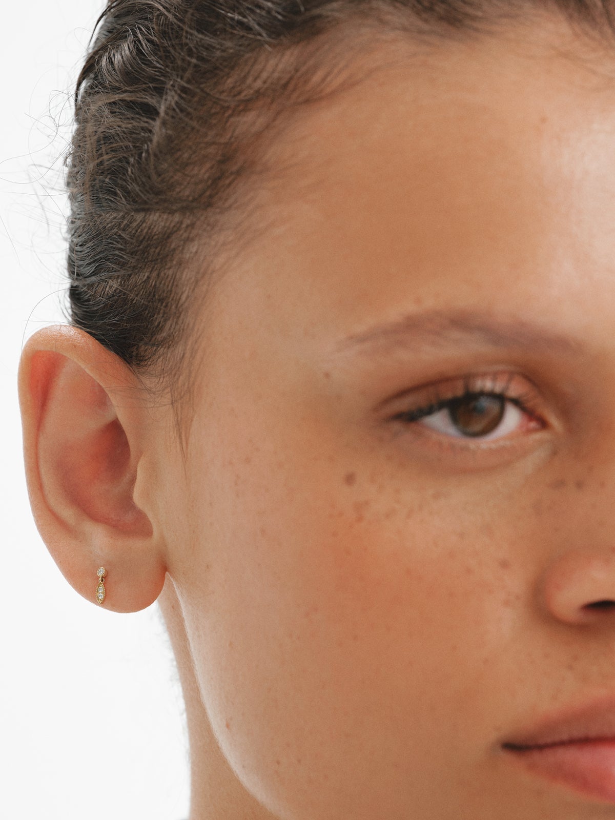 Piercing de oro amarillo de 18K con diamantes en talla brillante