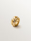 Charm de plata 925 bañada en oro amarillo de 18K con topacios blancos y esmalte blanco con forma circular