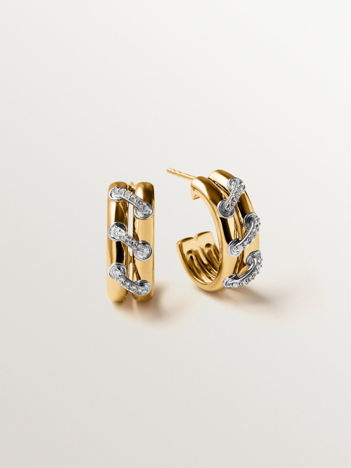 Pendientes de aro de plata 925 bañada en rodio y oro amarillo de 18K con pavé de topacios blancos