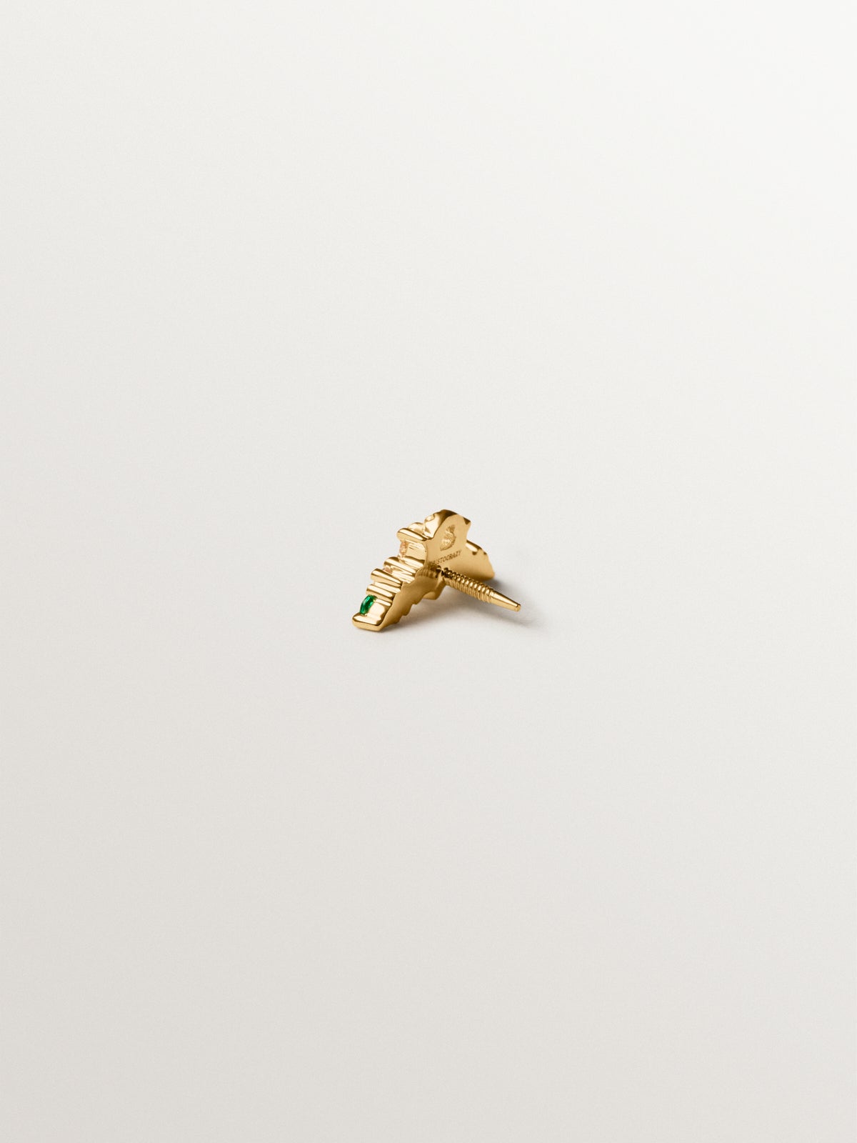 Piercing de oro amarillo de 18K con cuarzos citrinos amarillos, zafiros blancos y esmeraldas verdes