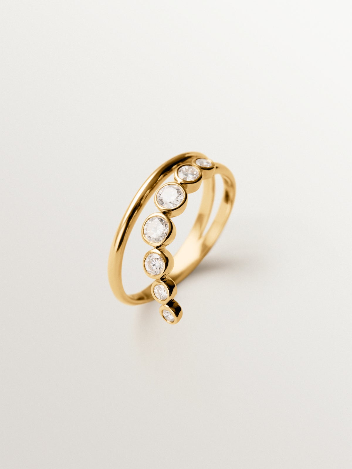 Anillo doble de oro amarillo de 9K con diamantes