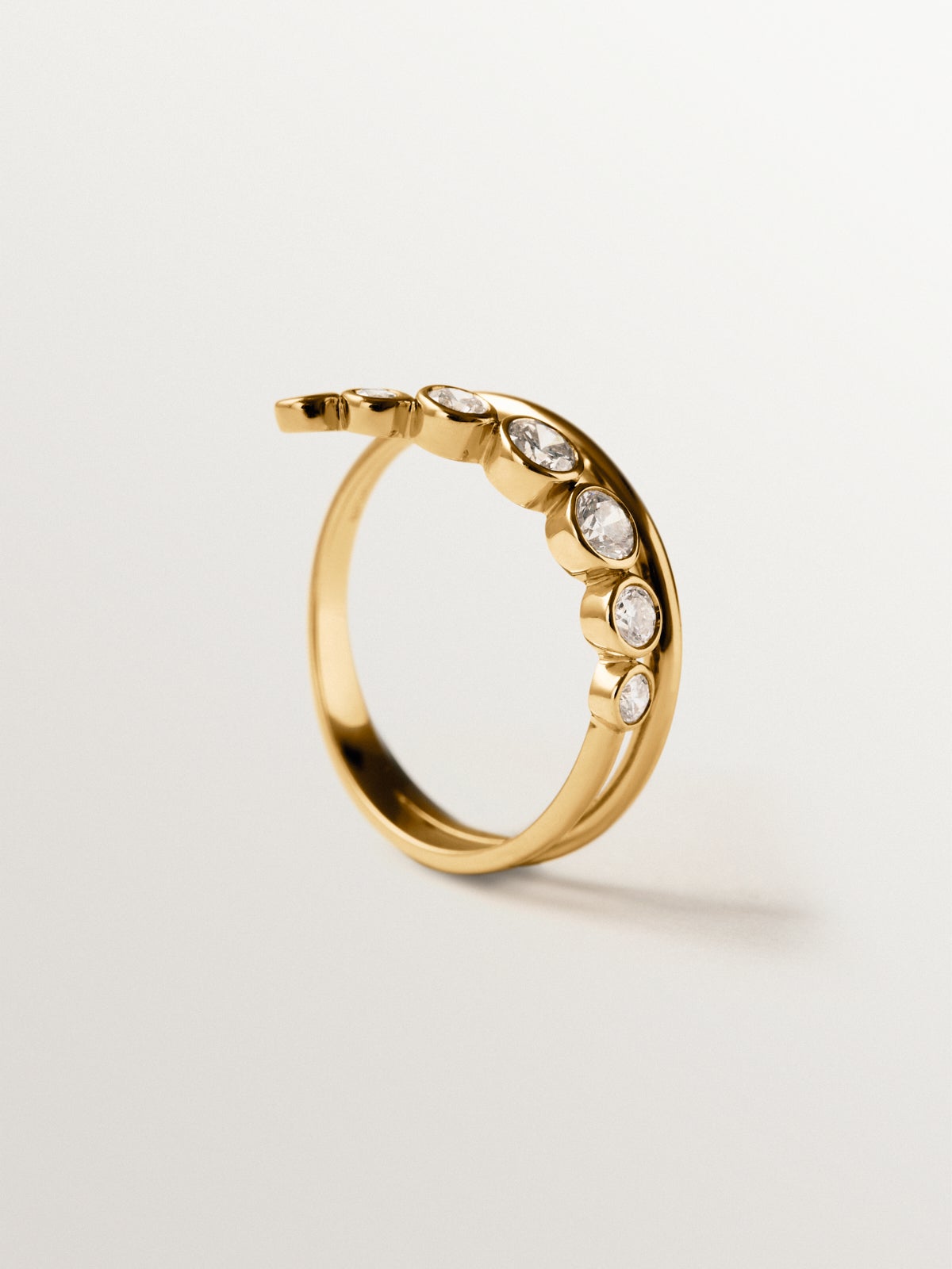 Anillo doble de oro amarillo de 9K con diamantes