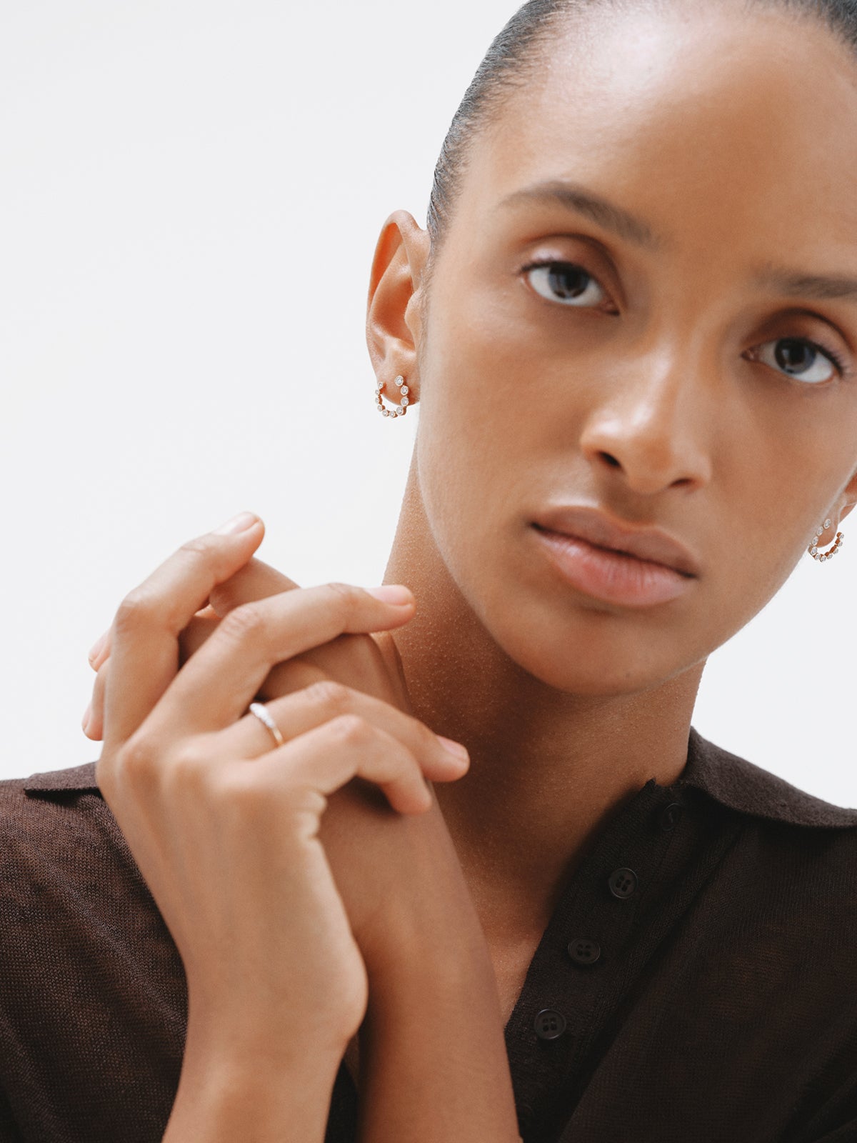 Pendientes de aro de oro amarillo de 9K con diamantes