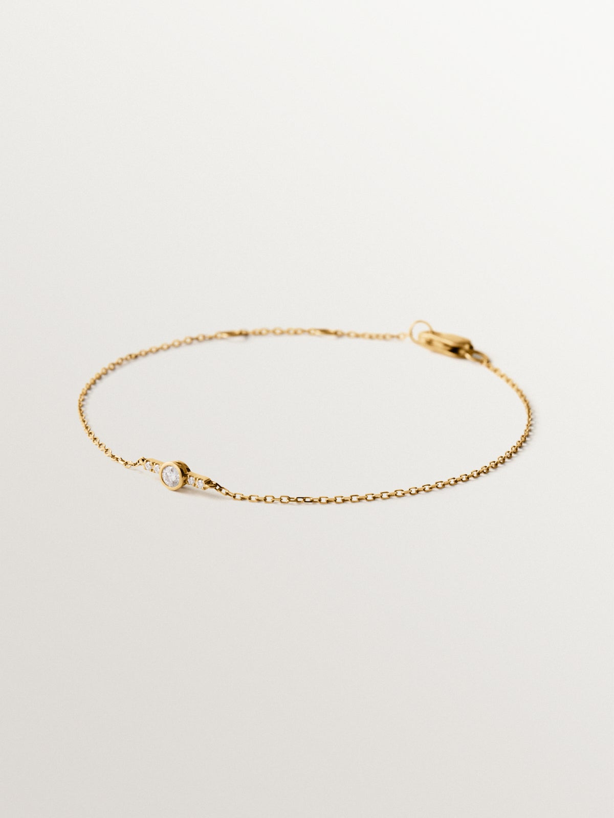 Pulsera de oro amarillo de 9K con diamantes