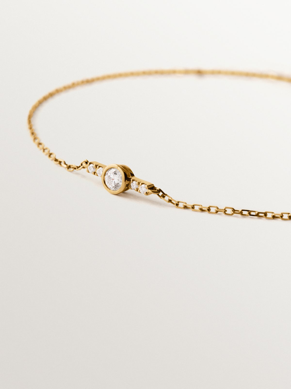Pulsera de oro amarillo de 9K con diamantes