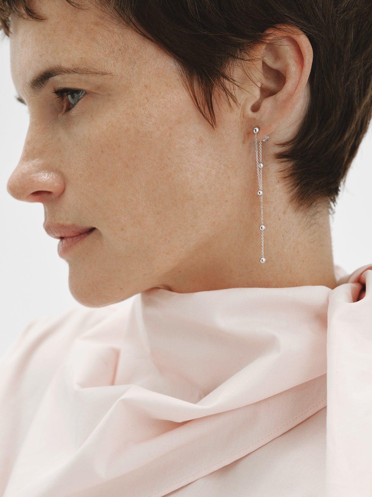 Pendiente colgante individual de plata 925 con esferas