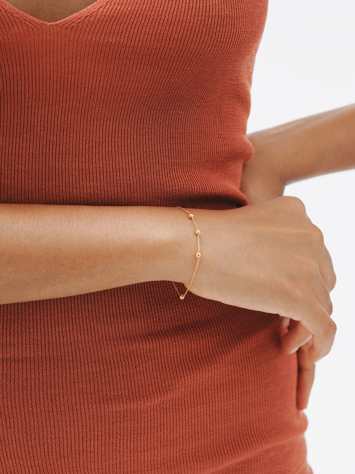 Pulsera de plata 925 bañada en oro amarillo de 18K con motivo de esferas