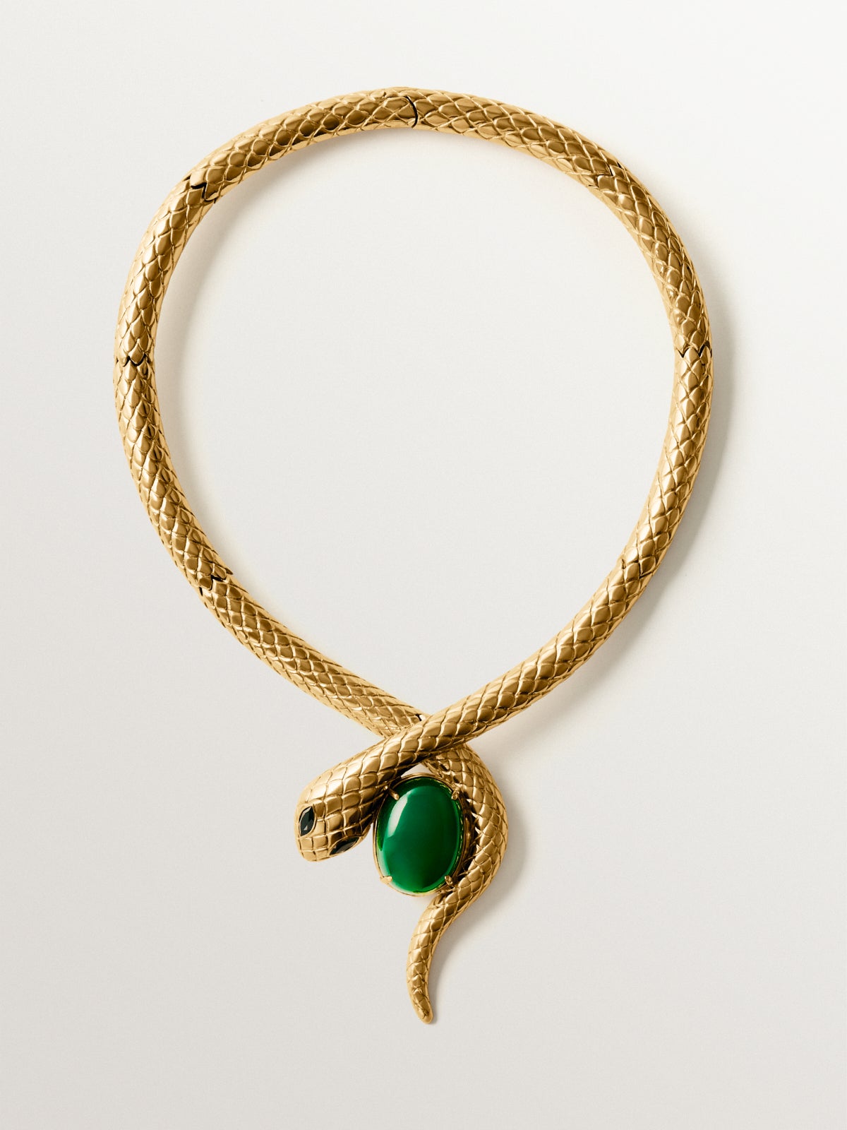 Collar de serpiente en plata 925 bañada en oro amarillo de 18K con ónix verde y espinelas negras
